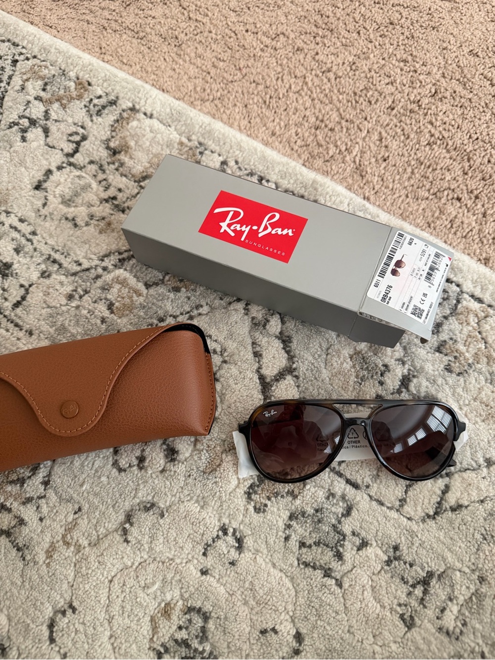 Ray-Ban Men's Brown Aviator Sunglasses with Brown Case and Gray Box